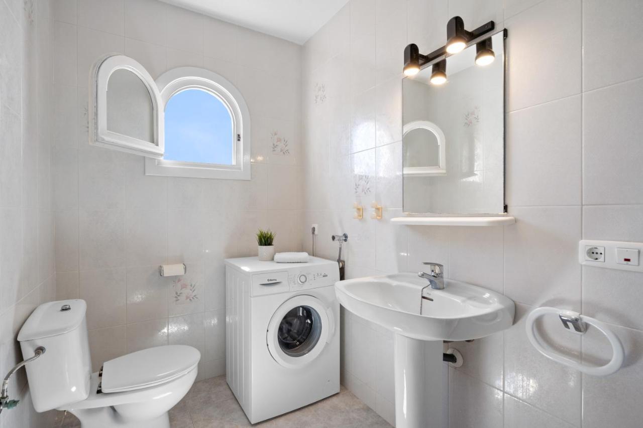 Villa Las Marinas - 4, Con Piscina Privada Y A 5 Minutos De La Playa Arenal d'en Castell Bagian luar foto